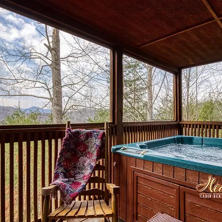 Top Of The World 2 Bedroom 2 Bath Cabin Between Pigeon Forge And Gatlinburg